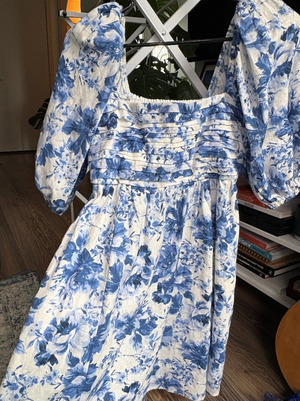 XS TALL: Abercrombie & Fitch Emerson Linen-Blend Puff Sleeve Mini Dress